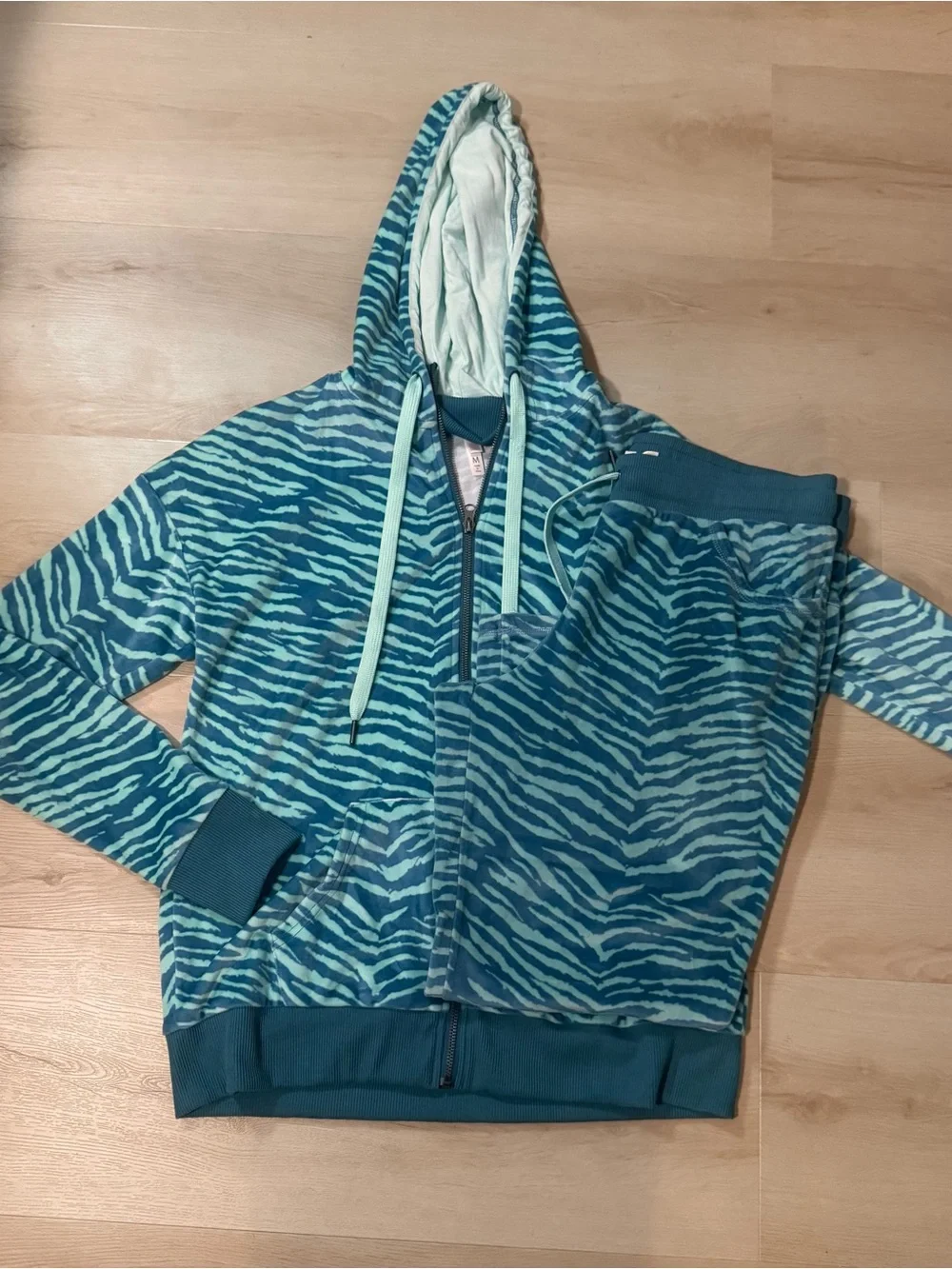 LuLaRoe Bethany and Crystal capri Jogger Set